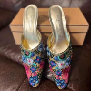 Brand New Eric Javits Zsapoppy Gold Rasokid Size 9